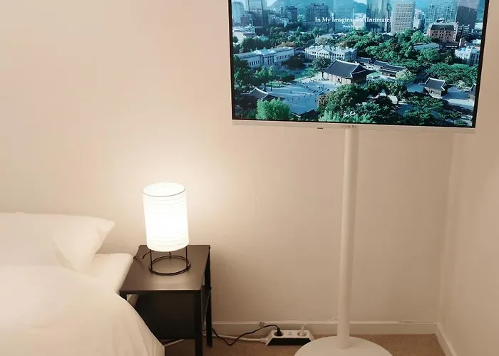 Stay-min, Hapjeong Station, Hongdae, Mangwon Market, 2room