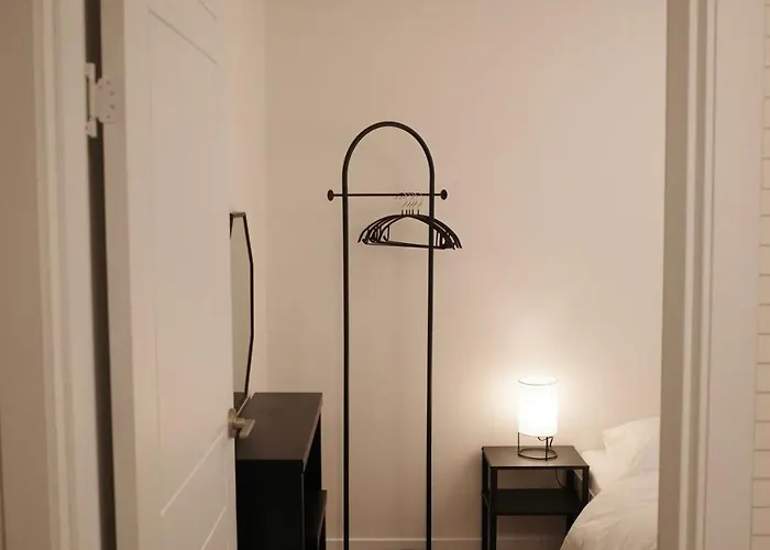 Stay-min, Hapjeong Station, Hongdae, Mangwon Market, 2room Seoel